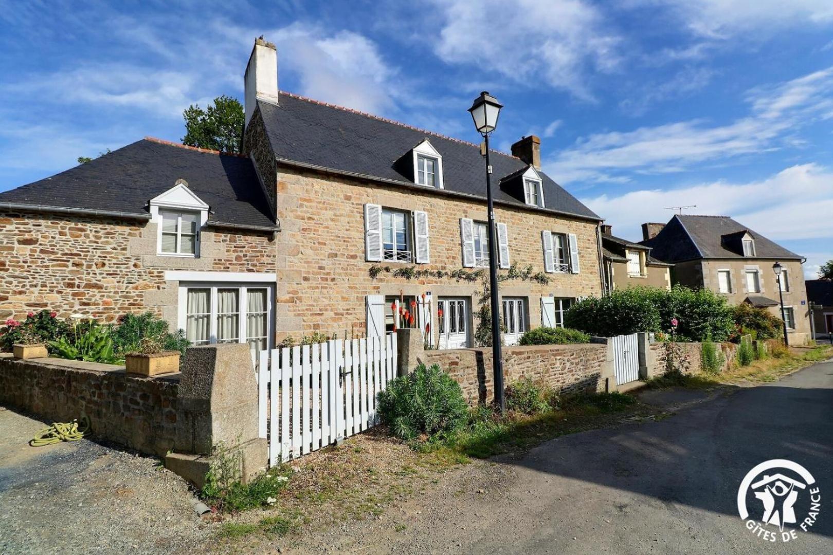 Bed and Breakfast Le Jardin De Quercus Bazouges-la-Perouse Екстер'єр фото
