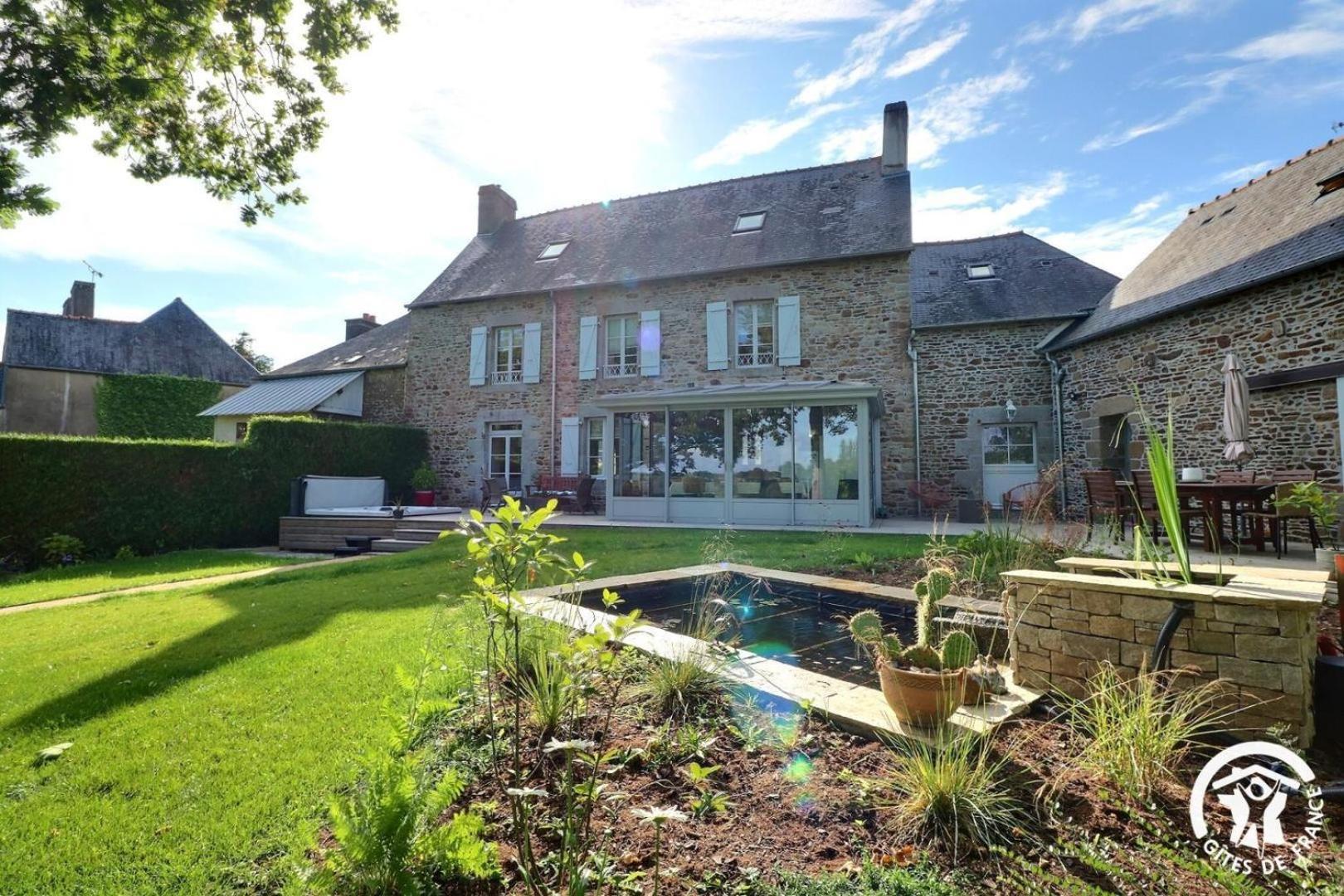 Bed and Breakfast Le Jardin De Quercus Bazouges-la-Perouse Екстер'єр фото