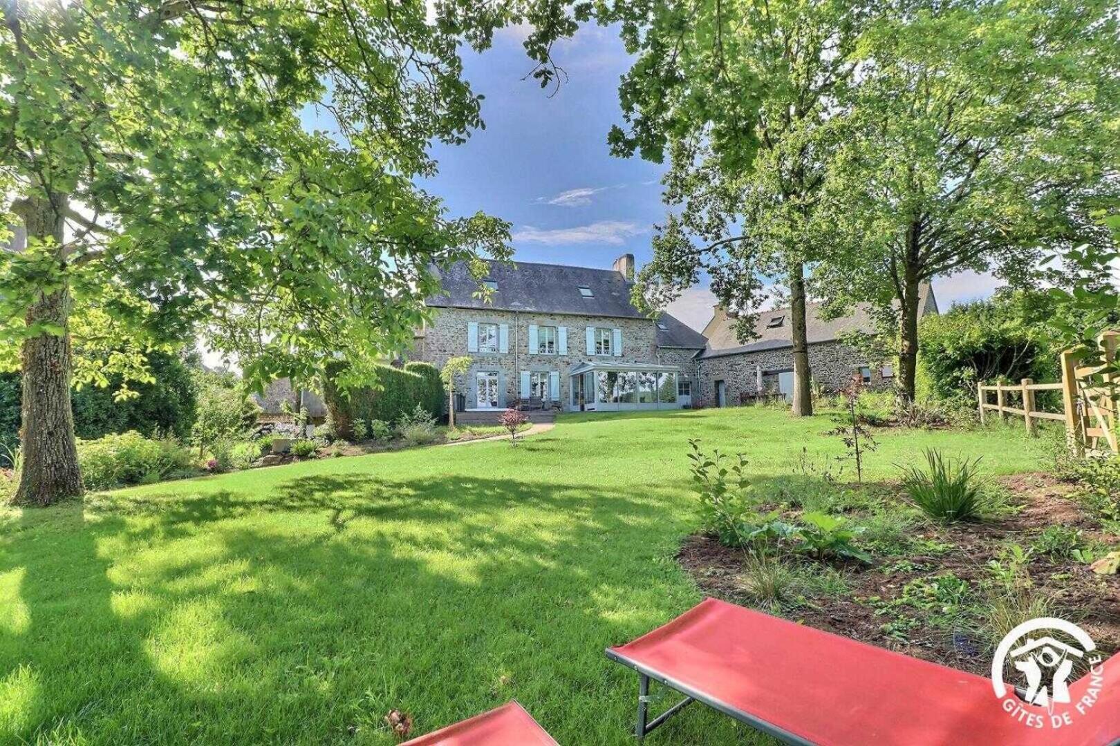 Bed and Breakfast Le Jardin De Quercus Bazouges-la-Perouse Екстер'єр фото