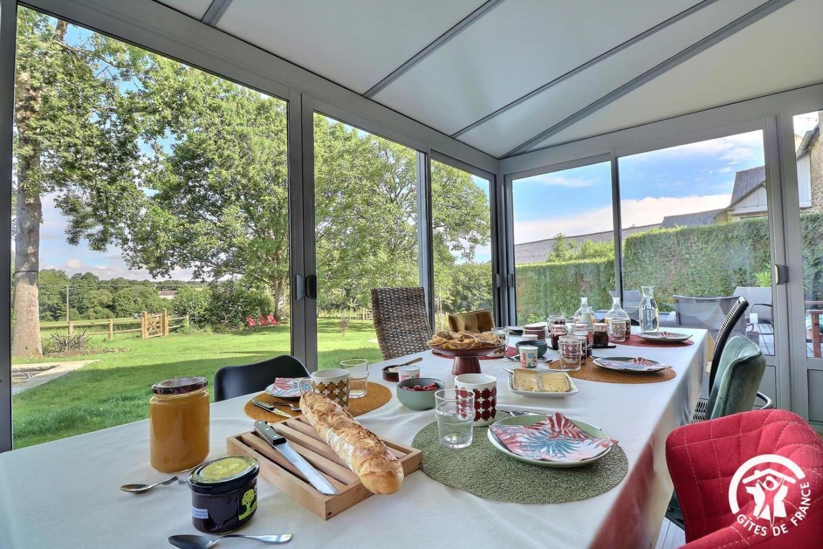 Bed and Breakfast Le Jardin De Quercus Bazouges-la-Perouse Екстер'єр фото